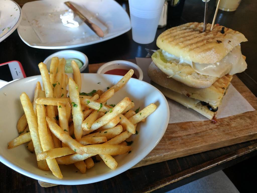 Solar de Cahuenga | restaurant | 1847 N Cahuenga Blvd, Los Angeles, CA 90028, USA | 3234677510 OR +1 323-467-7510