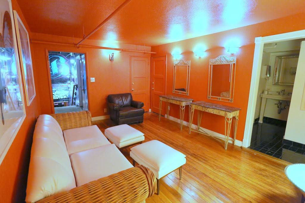 Busbys West | night club | 3110 Santa Monica Blvd, Santa Monica, CA 90404, USA | 3108284567 OR +1 310-828-4567