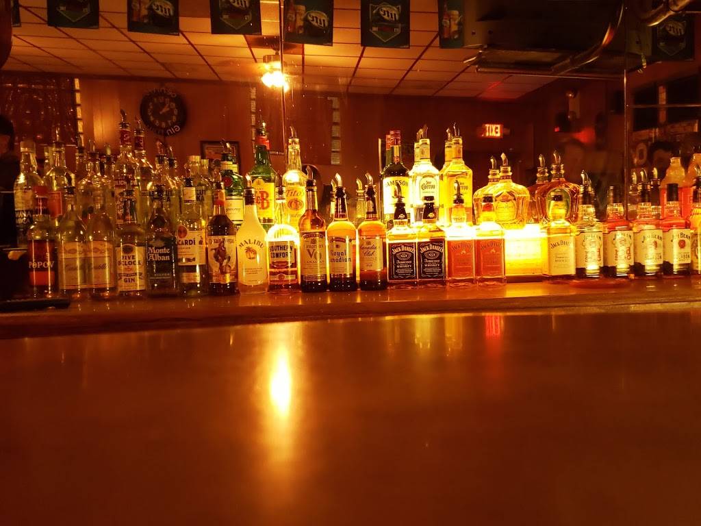 Dennys Gin Mill | restaurant | 3115 Dix Hwy, Lincoln Park, MI 48146, USA | 3133823478 OR +1 313-382-3478