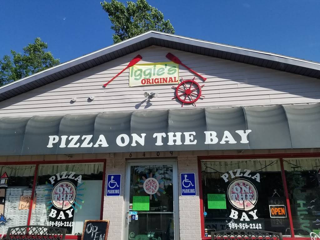 Pizza On The Bay | restaurant | 6400 Main St, Caseville, MI 48725, USA | 9898562242 OR +1 989-856-2242