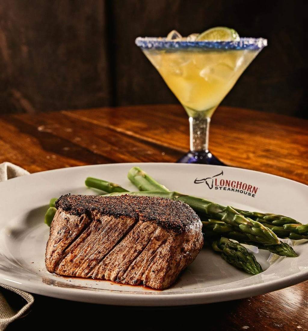 LongHorn Steakhouse | meal takeaway | 4899 Sheridan St, Hollywood, FL 33021, USA | 9549651030 OR +1 954-965-1030