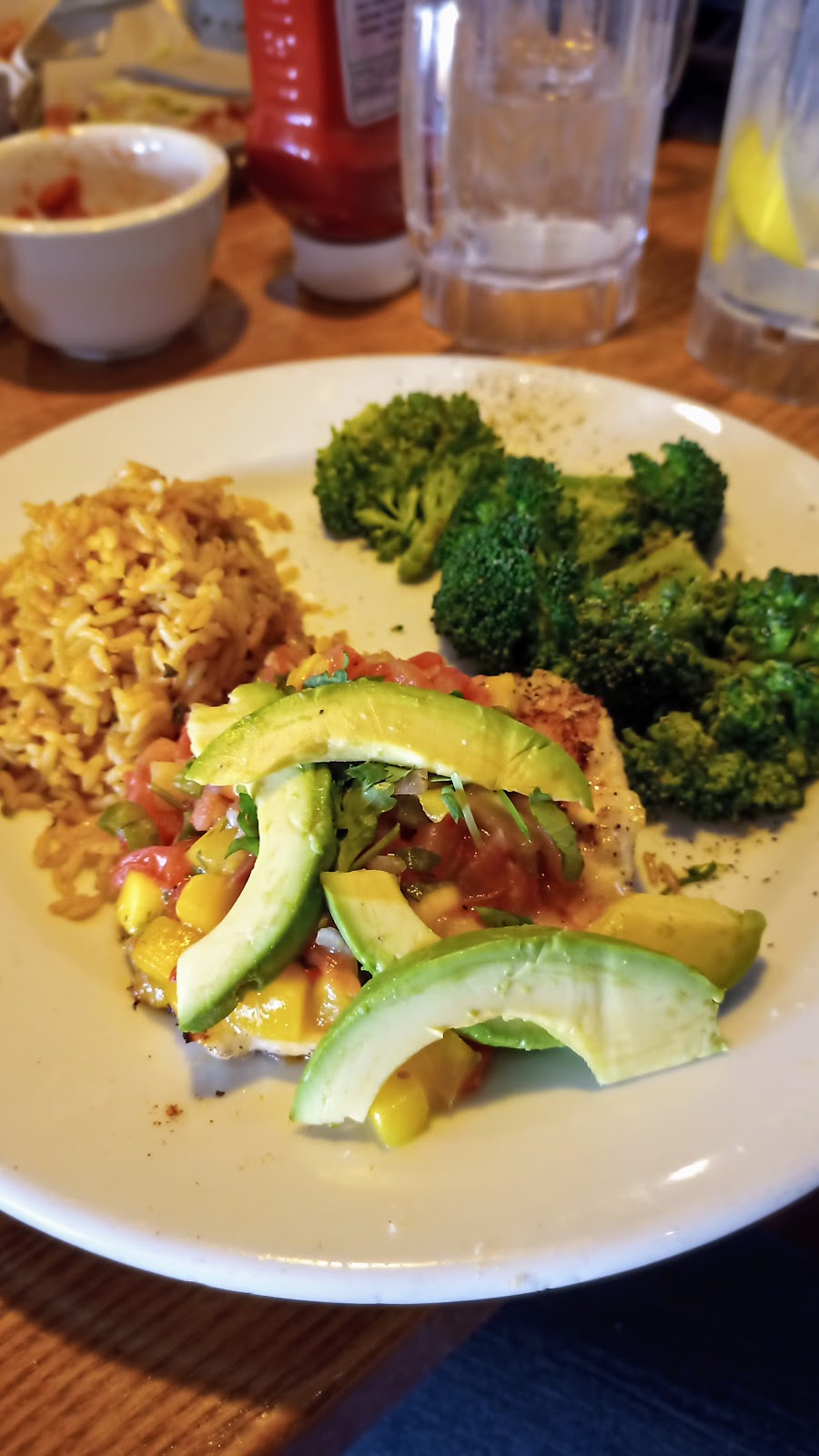 Chilis Grill & Bar | restaurant | 3720 W 41st St, Sioux Falls, SD 57106, USA | 6053613900 OR +1 605-361-3900