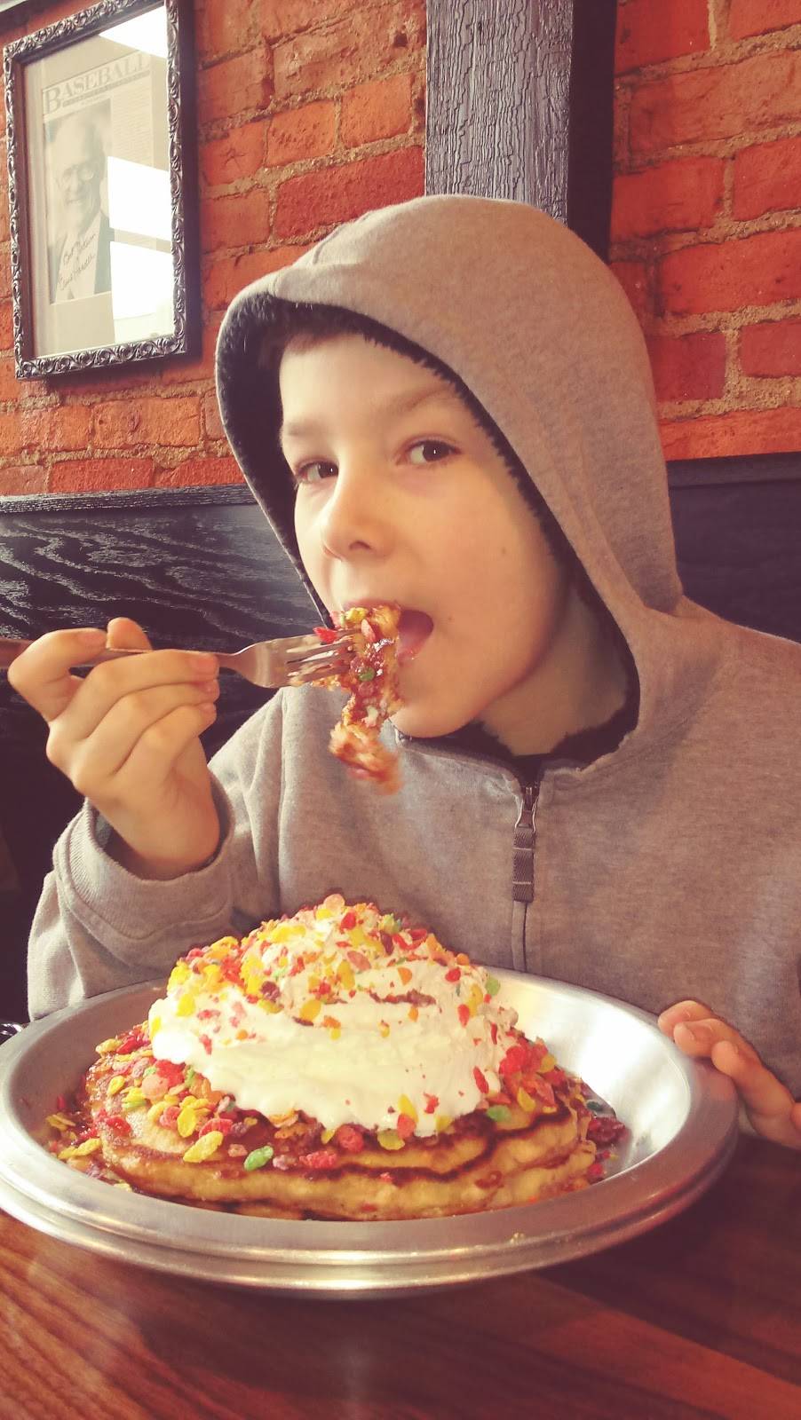 Copper Athletic Club | restaurant | 133 W Michigan Ave, Marshall, MI 49068, USA | 2695588222 OR +1 269-558-8222