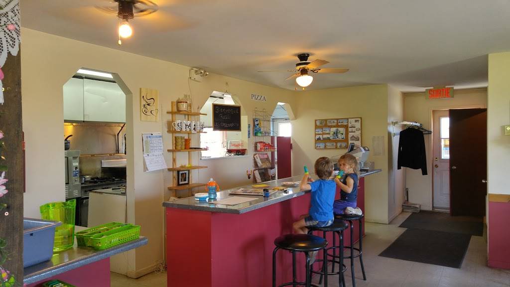 Restaurant Lorrizon | restaurant | 325 Route De LEglise, Saint-Claude, QC J0B 2N0, Canada | 8198452332 OR +1 819-845-2332