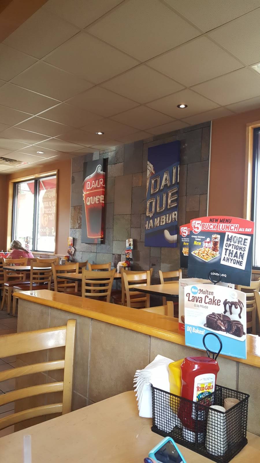 Dairy Queen Grill & Chill | restaurant | 519 Main St, Mt Vernon, IL 62864, USA | 6182423900 OR +1 618-242-3900