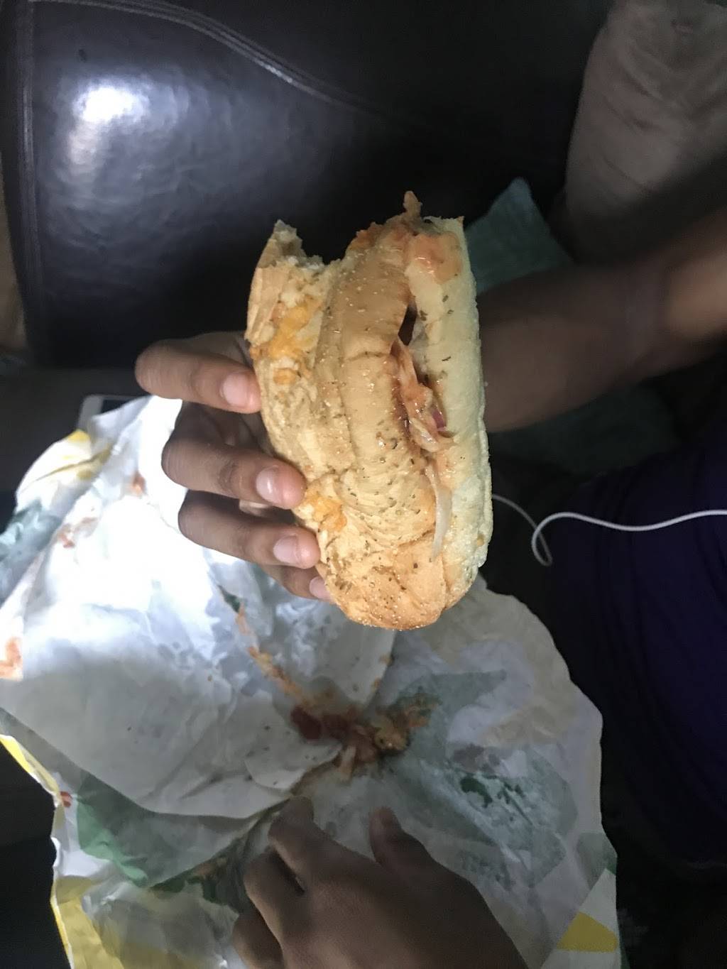 Subway | restaurant | 2424 Wake Forest Rd, Raleigh, NC 27608, USA | 9198290900 OR +1 919-829-0900