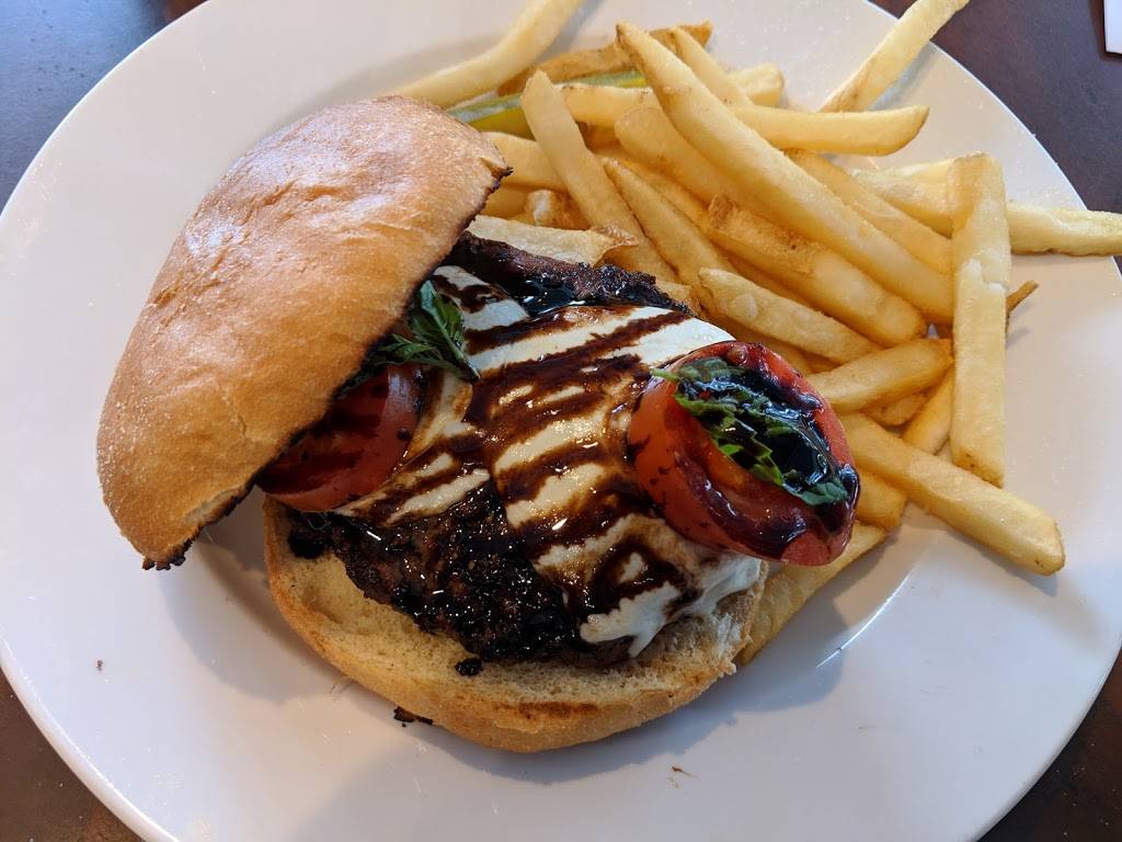 Salty Dog Bluffton Restaurant and Pizza | restaurant | 1414 Fording Island Rd B160, Bluffton, SC 29910, USA | 8438373344 OR +1 843-837-3344