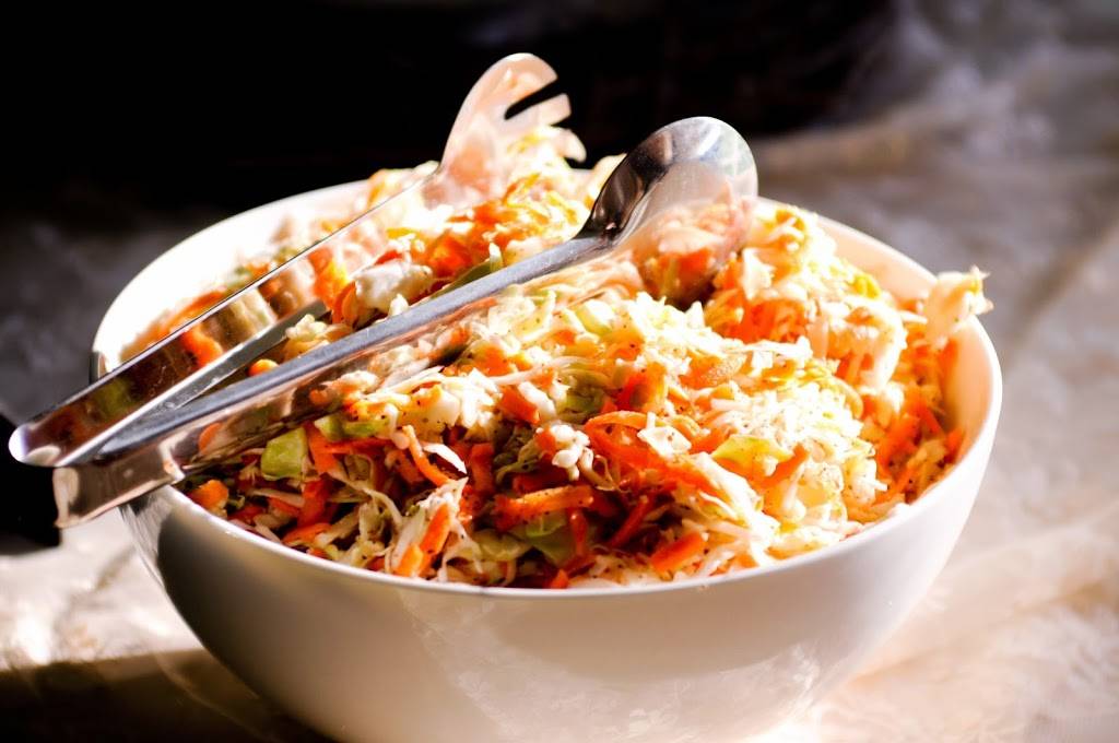 Old Blue BBQ | meal takeaway | 4580 Eisenhower Ave, Alexandria, VA 22304, USA | 7035524544 OR +1 703-552-4544