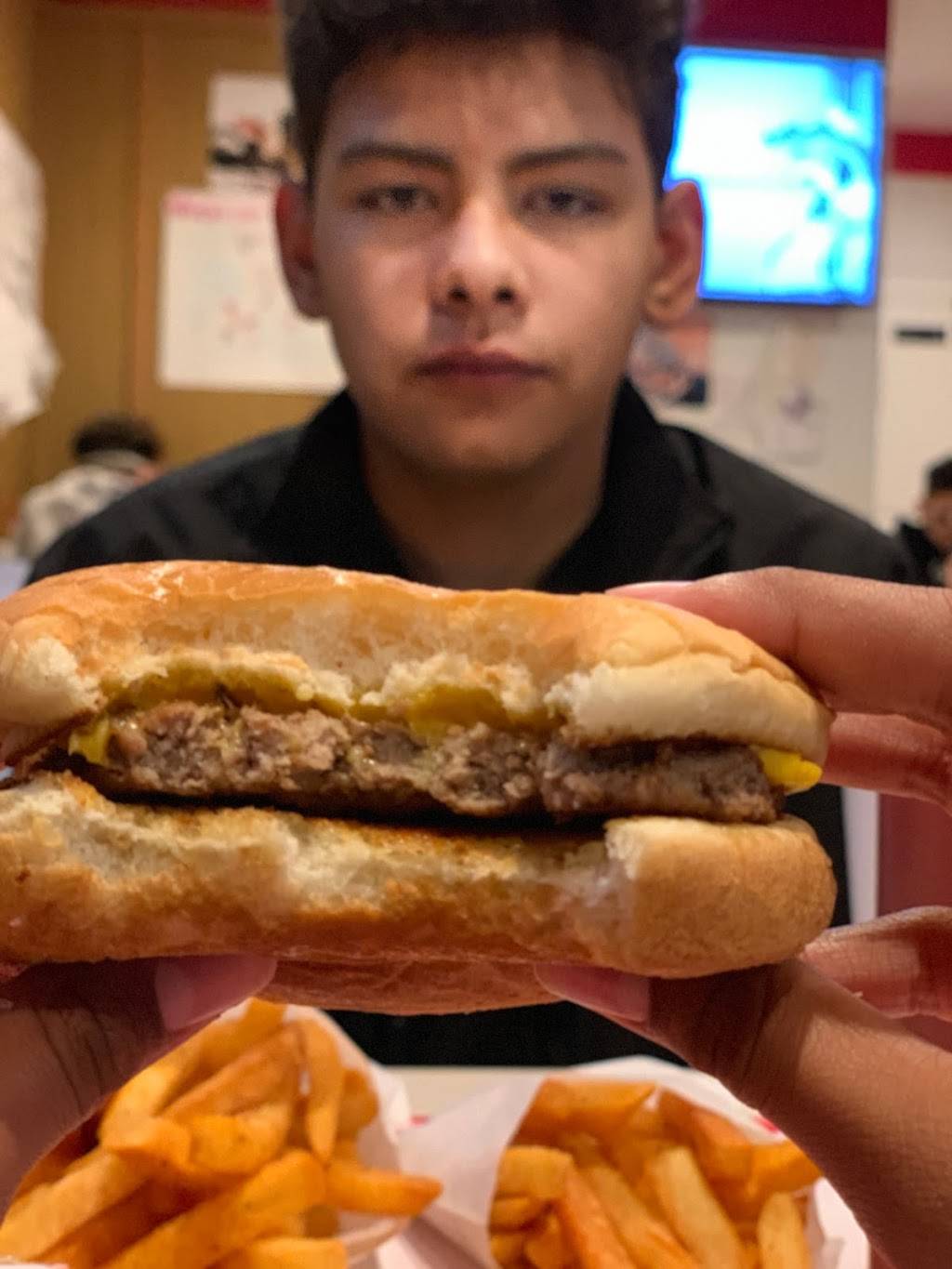 Wimpys Hamburgers | restaurant | 495 E Tulare St, Dinuba, CA 93618, USA | 5593155732 OR +1 559-315-5732