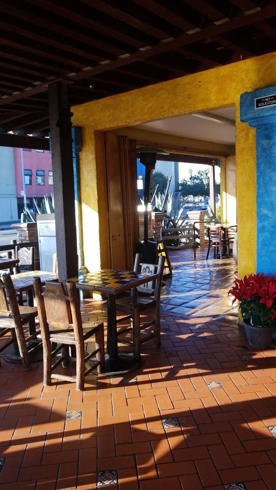 La Carreta | restaurant | 1471 E Vernon Ave, Los Angeles, CA 90011, USA | 3232327133 OR +1 323-232-7133