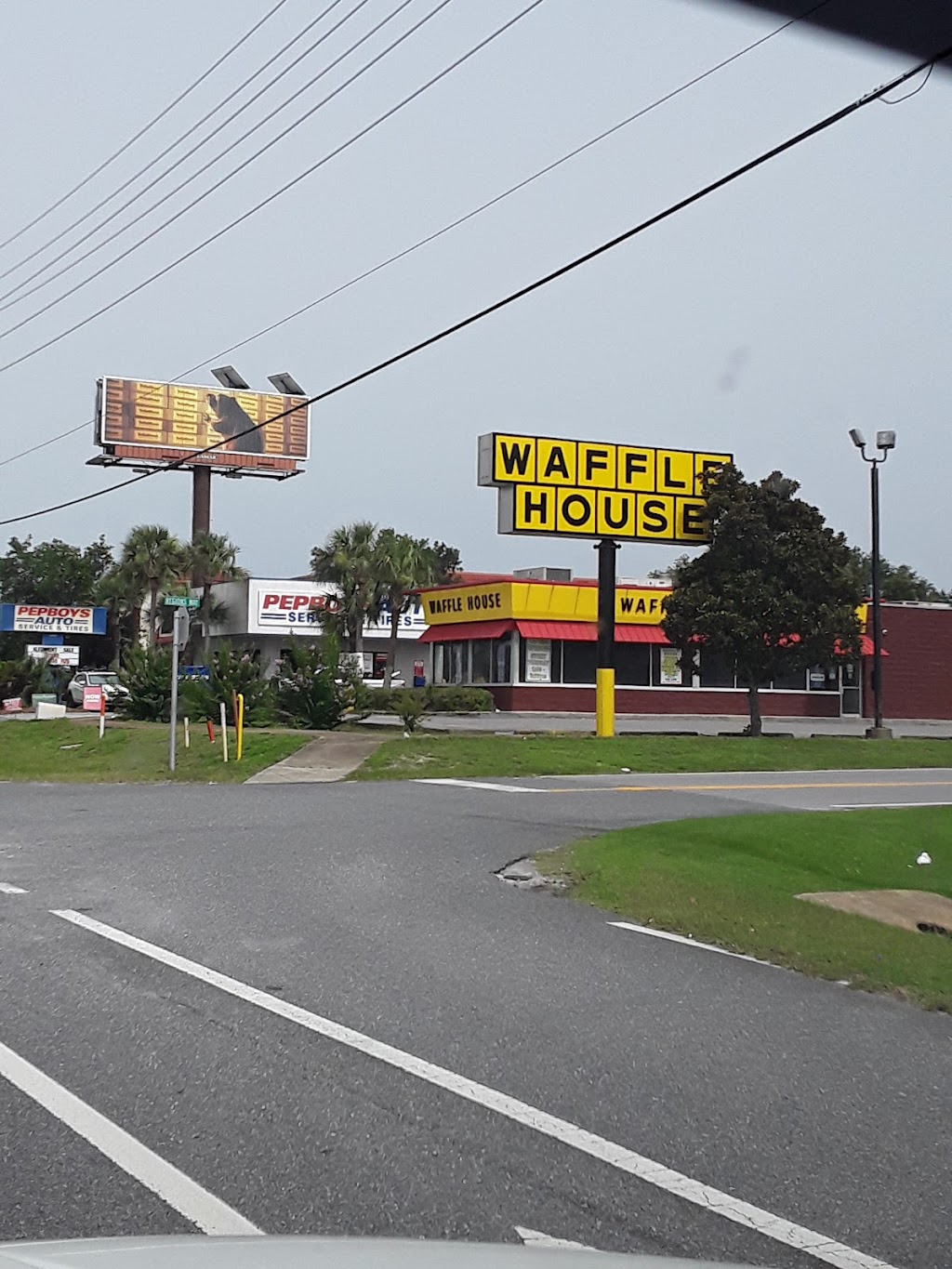 Waffle House | meal takeaway | 154 Regions Way, Destin, FL 32541, USA | 8506540066 OR +1 850-654-0066