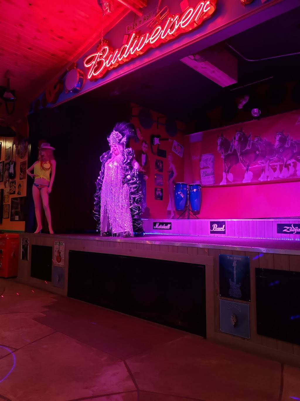 3rd Chute | restaurant | 2204 Fosterburg Rd, Alton, IL 62002, USA | 6184681118 OR +1 618-468-1118