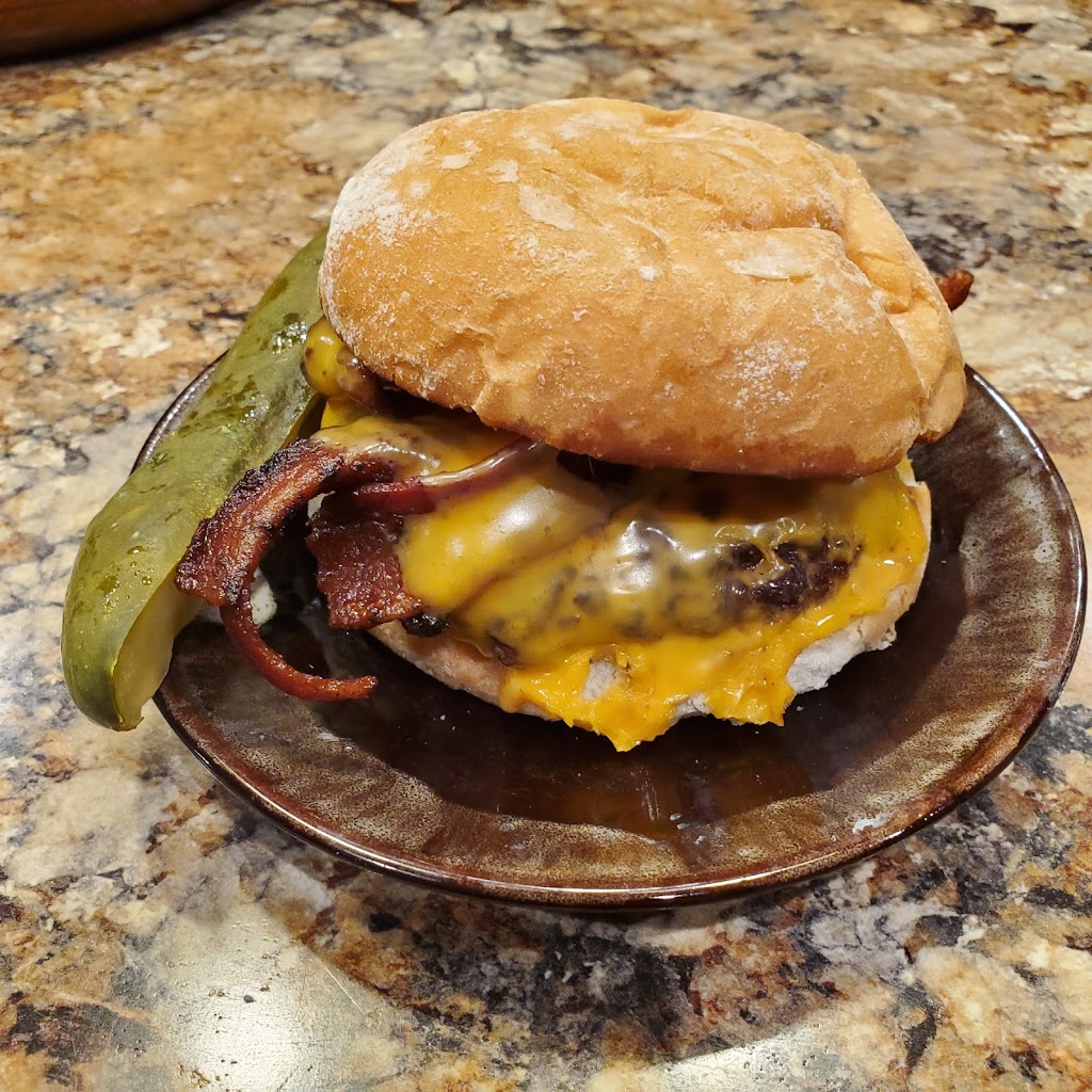 Downtowner Bar & Grill | restaurant | 130 3rd St, Baraboo, WI 53913, USA | 6083567409 OR +1 608-356-7409