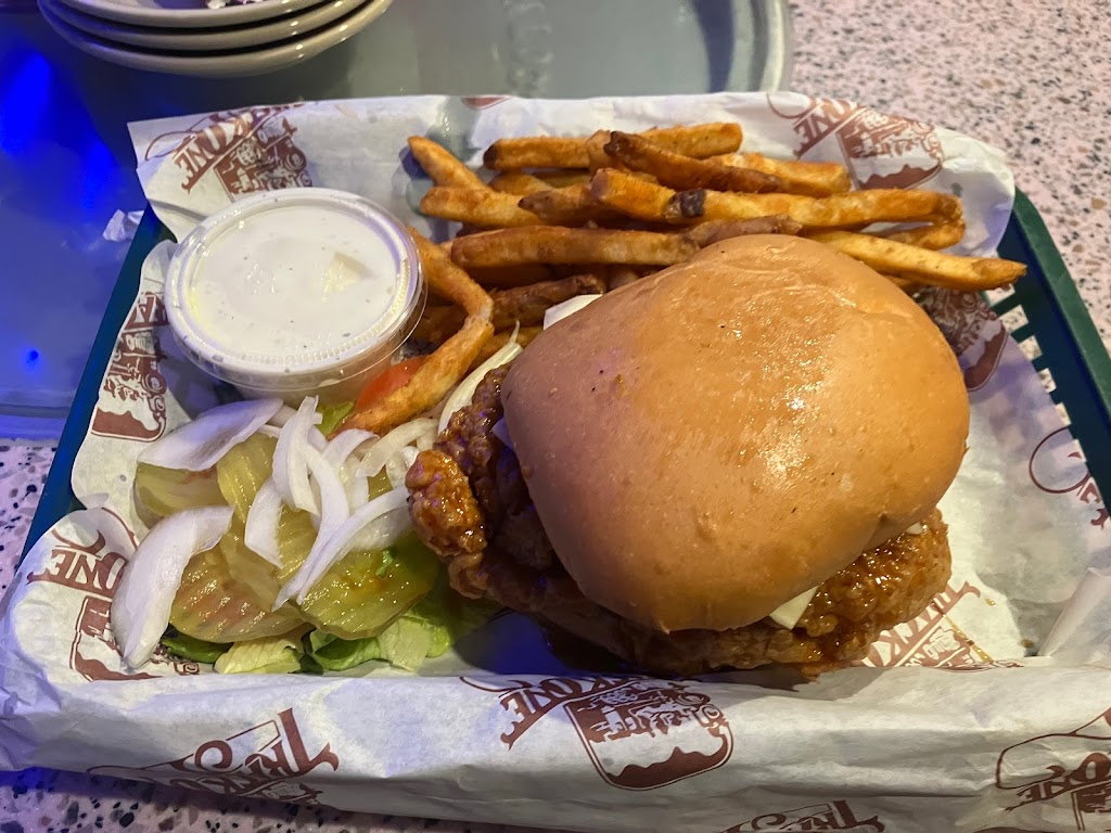 Track One | restaurant | 1330 Buffalo Soldier Rd, El Paso, TX 79925, USA | 9157792170 OR +1 915-779-2170