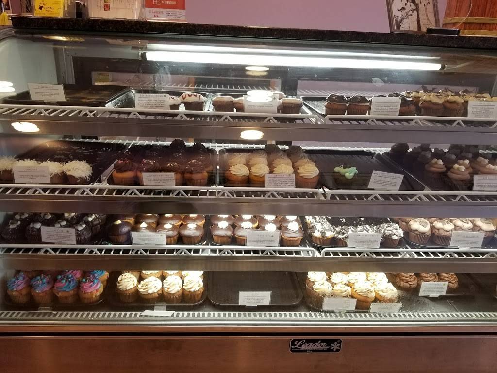 Cupcake Magician | bakery | 54 Monmouth St, Red Bank, NJ 07701, USA | 7325305700 OR +1 732-530-5700