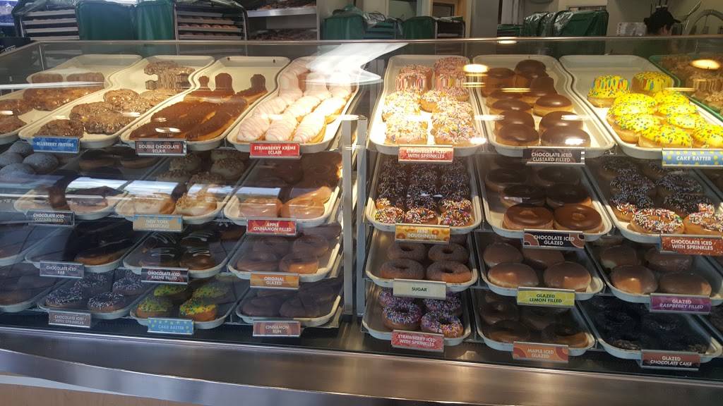 Krispy Kreme | bakery | 4760 E Los Coyotes Diagonal, Long Beach, CA 90815, USA | 5624944662 OR +1 562-494-4662