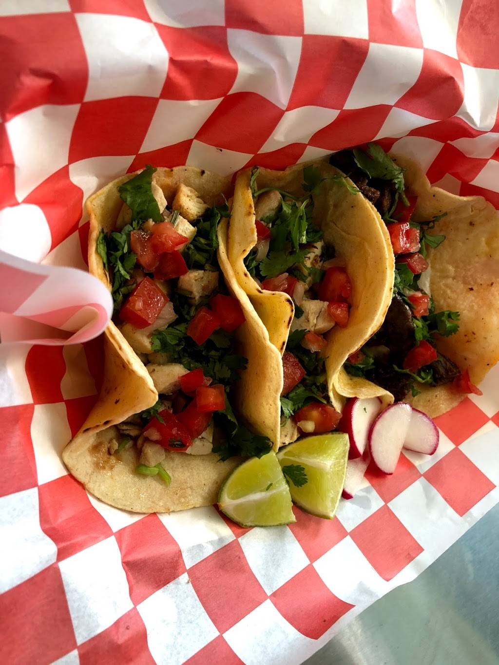 El Encanto Latino - Food Truck | restaurant | 947-923 S George Mason Dr, Arlington, VA 22204, USA | 2406054547 OR +1 240-605-4547