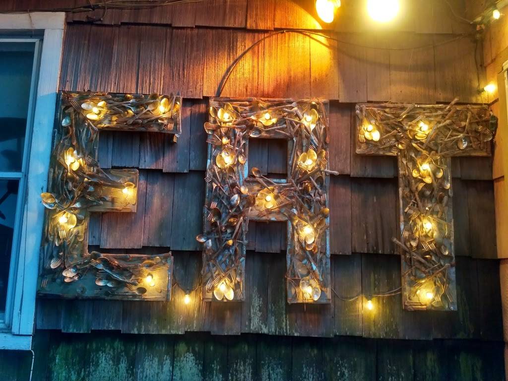 Roadside Bar & Grill | restaurant | 1193 Duck Rd, Duck, NC 27949, USA | 2522615729 OR +1 252-261-5729