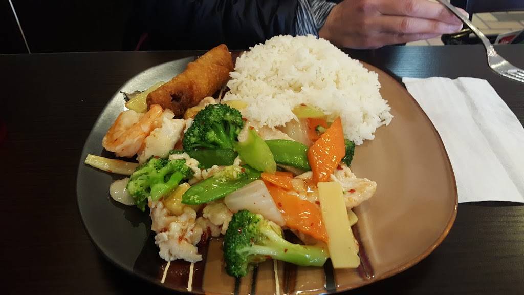 Ling Ling Chinese Restaurant | restaurant | 10476 Shelbyville Rd, Louisville, KY 40223, USA | 5022452100 OR +1 502-245-2100