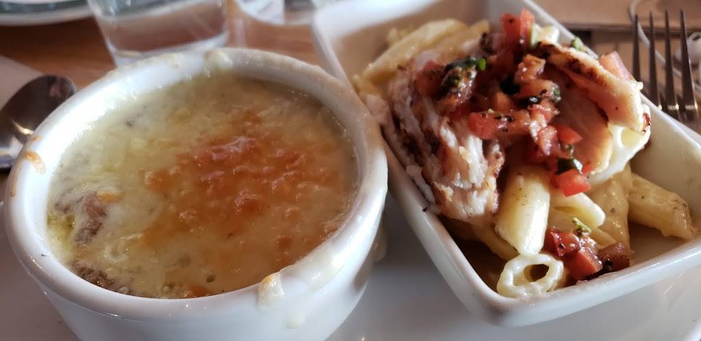 Applebees Grill + Bar | restaurant | 1000 Stafford Market Pl, Stafford, VA 22556, USA | 5406580717 OR +1 540-658-0717