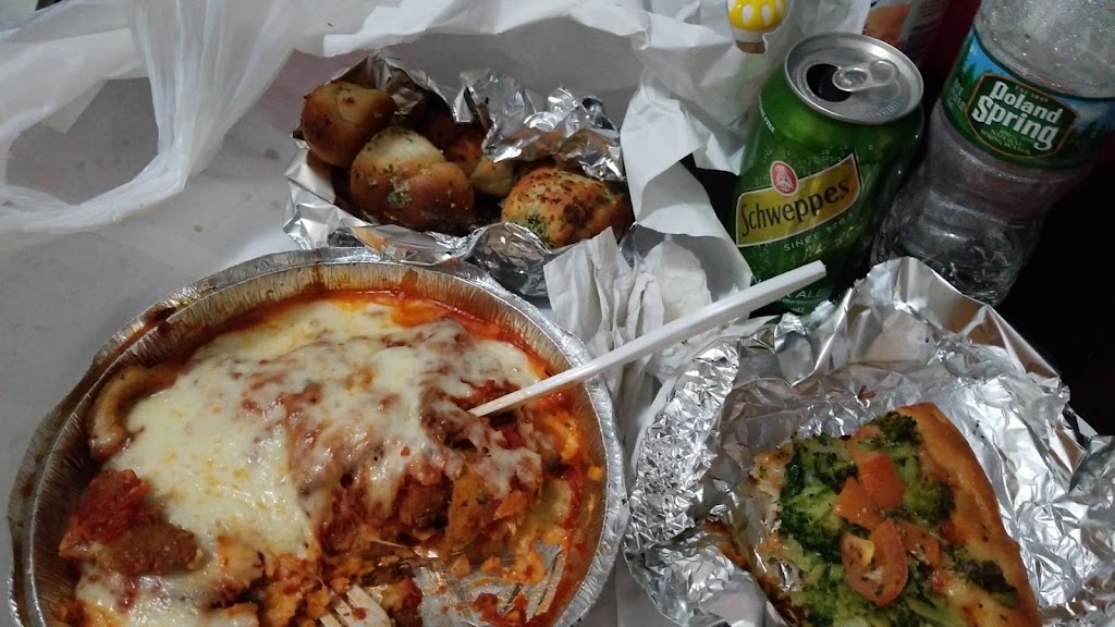 Ginos Pizzeria | restaurant | 831 Flatbush Ave, Brooklyn, NY 11226, USA | 7182878800 OR +1 718-287-8800