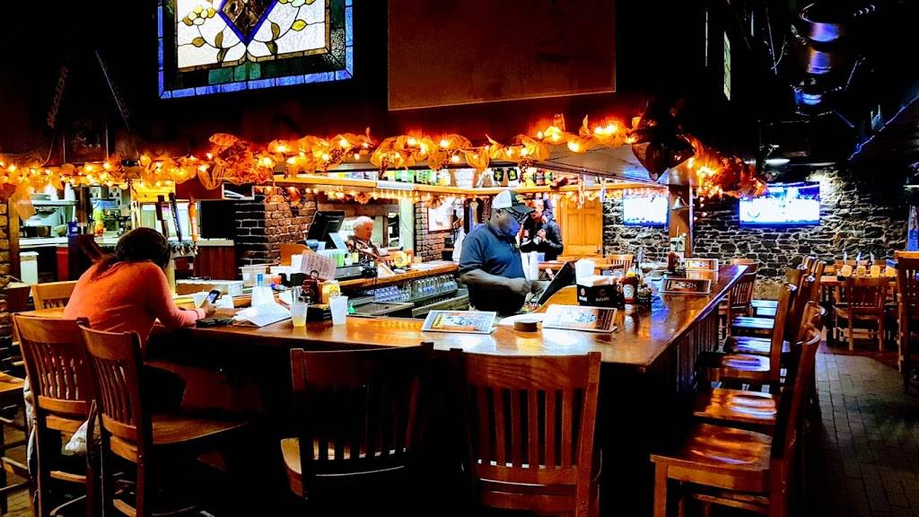 Spankys Pizza Galley & Saloon | restaurant | 317 E River St, Savannah, GA 31401, USA | 9122363009 OR +1 912-236-3009