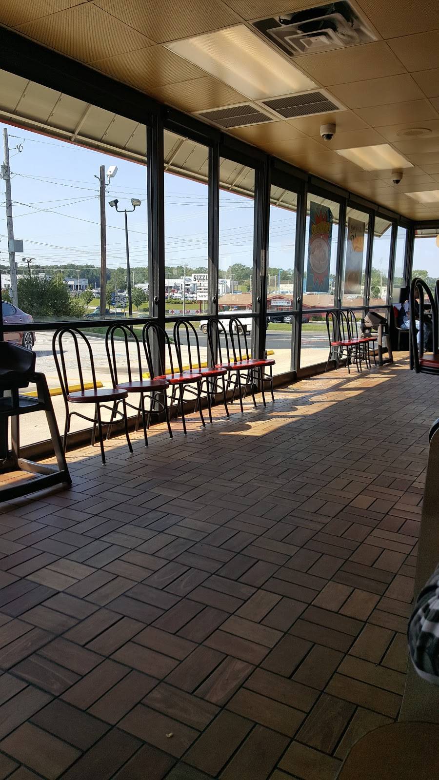 Waffle House | meal takeaway | 907 Fox Run Pkwy, Opelika, AL 36801, USA | 3347050304 OR +1 334-705-0304