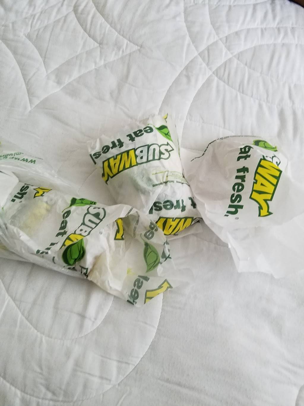 Subway | restaurant | 2216 Madison Ave, Granite City, IL 62040, USA | 6184512859 OR +1 618-451-2859