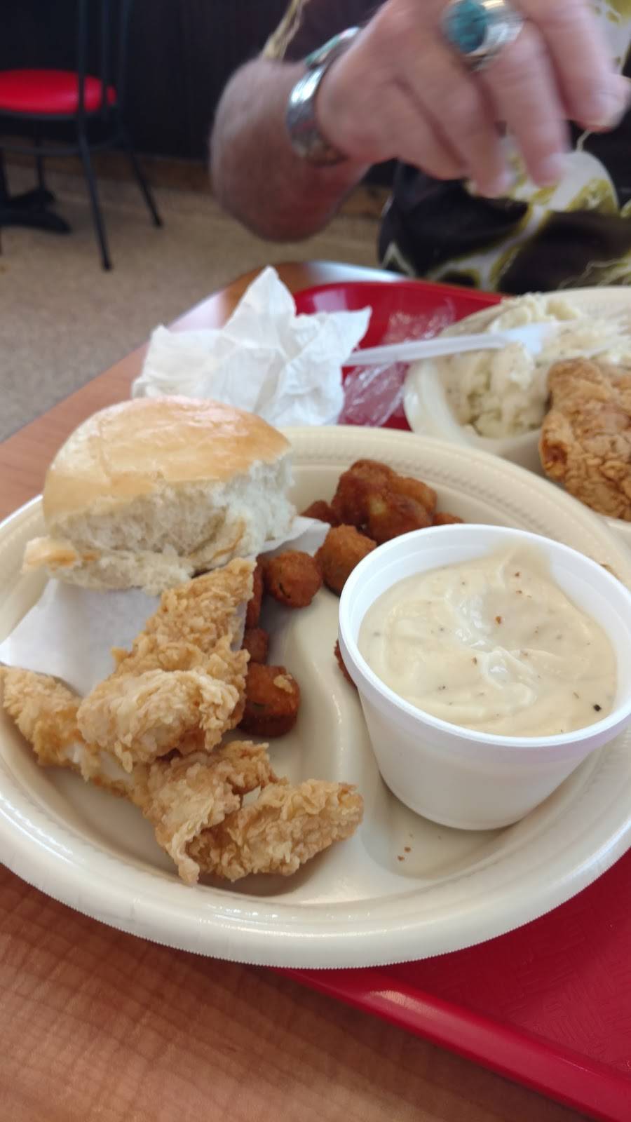 Bushs Chicken | restaurant | 4209 N Navarro St, Victoria, TX 77901, USA | 3617035293 OR +1 361-703-5293