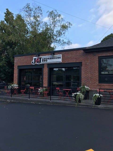 J&J Smokehouse BBQ | restaurant | 550 Main St, Catskill, NY 12414, USA | 5189435053 OR +1 518-943-5053