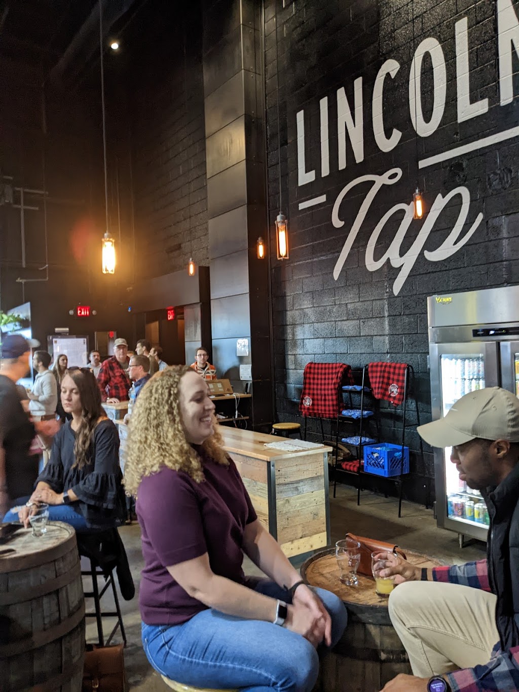 Lincoln Tap | restaurant | 330 E Lincoln Ave, Royal Oak, MI 48067, USA | 2485562433 OR +1 248-556-2433