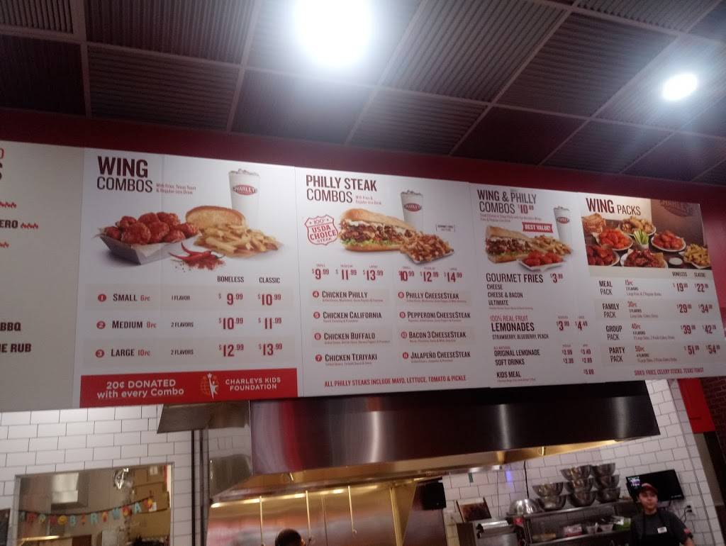 Charleys Philly Steaks | restaurant | 4823 W 79th St, Burbank, IL 60459, USA | 7089211279 OR +1 708-921-1279