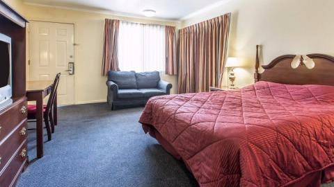 Rodeway Inn North Redding | restaurant | 532 N Market St, Redding, CA 96003, USA | 5302416464 OR +1 530-241-6464