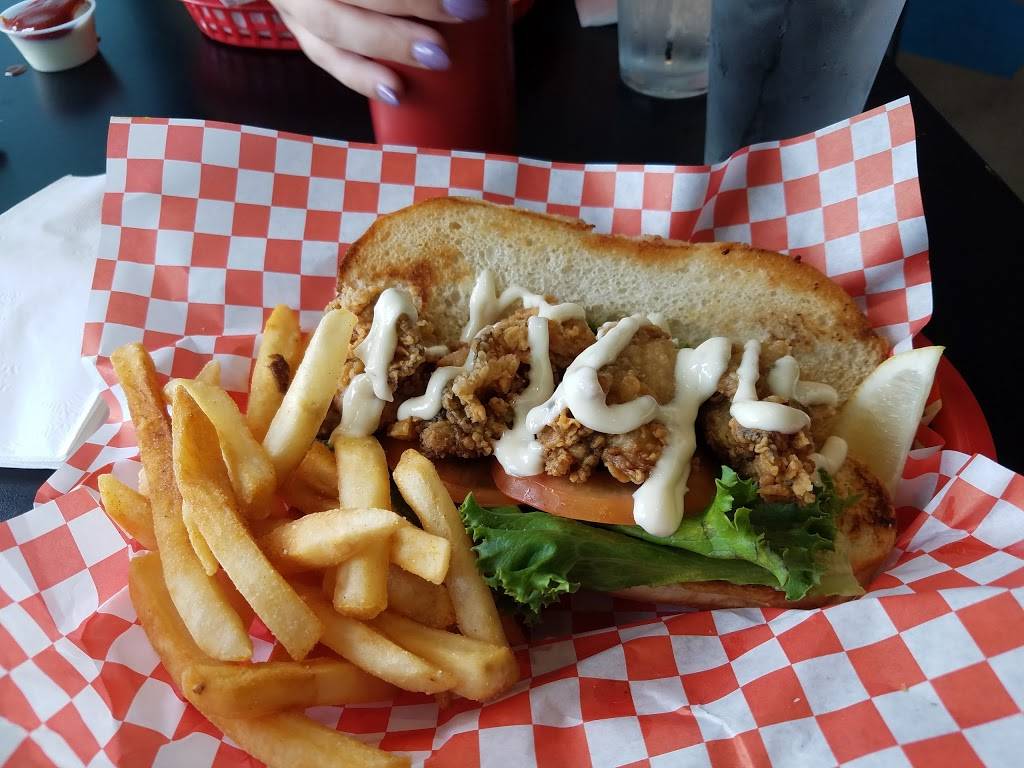 The Crabby Oyster | restaurant | 150 Broadway St, Seaside, OR 97138, USA | 5037386300 OR +1 503-738-6300