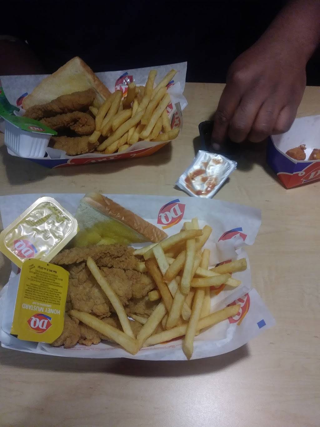 Dairy Queen Grill & Chill | restaurant | 384 Palisades Blvd, Birmingham, AL 35209, USA | 2059430728 OR +1 205-943-0728