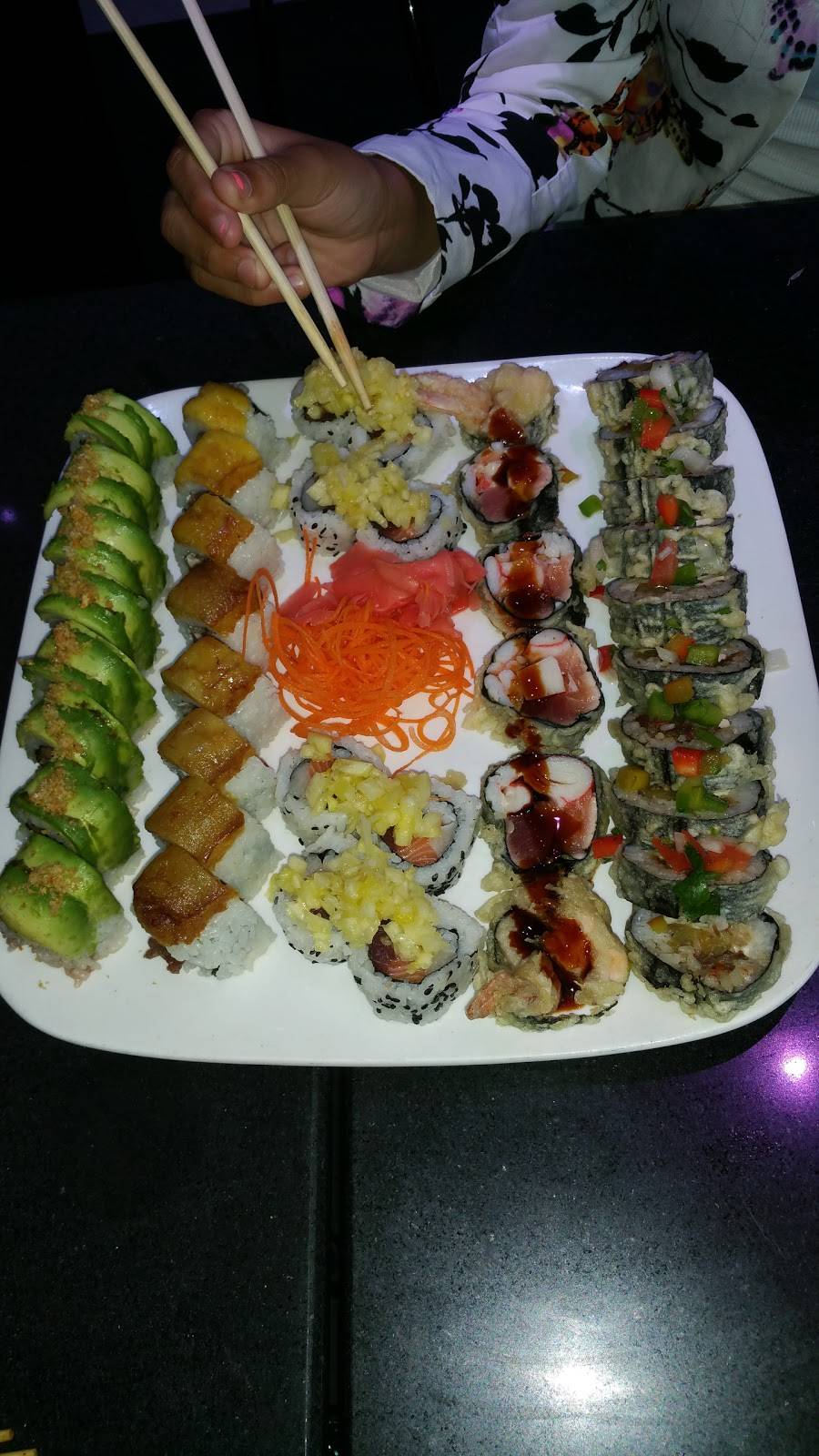 Mamasushi | restaurant | 237 Dyckman St, New York, NY 10034, USA | 2125672450 OR +1 212-567-2450