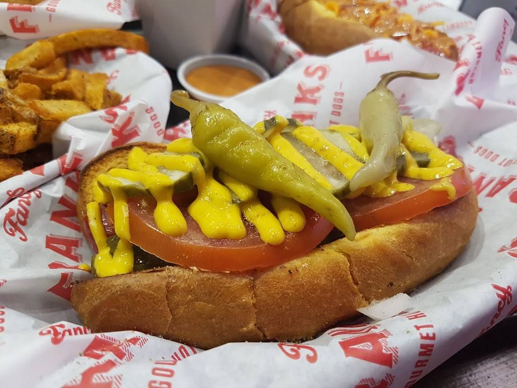 Fancy Franks Gourmet Hot Dogs | restaurant | 484 Parliament St, Toronto, ON M4X 1P2, Canada | 6473503647 OR +1 647-350-3647