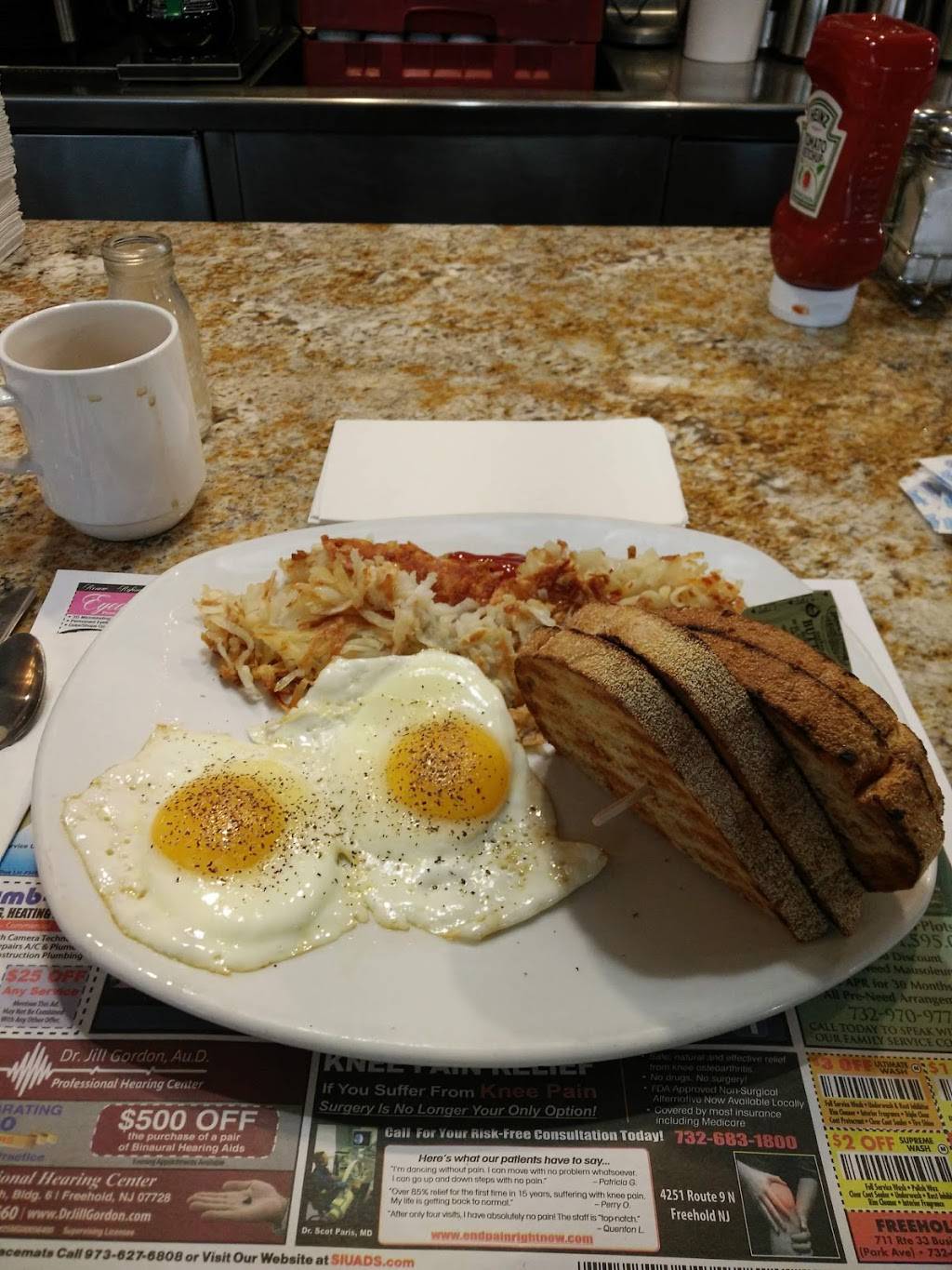 Marlboro Diner | restaurant | 141 U.S. 9, Englishtown, NJ 07726, USA | 7328517200 OR +1 732-851-7200