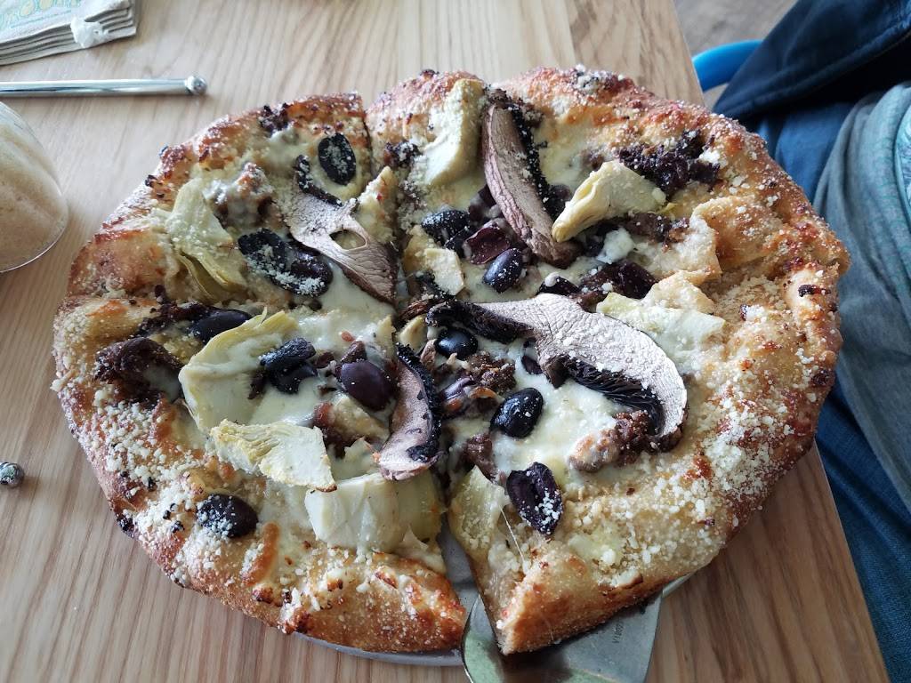 Mellow Mushroom | meal takeaway | 6727 S Tamiami Trail, Sarasota, FL 34231, USA | 9413887504 OR +1 941-388-7504