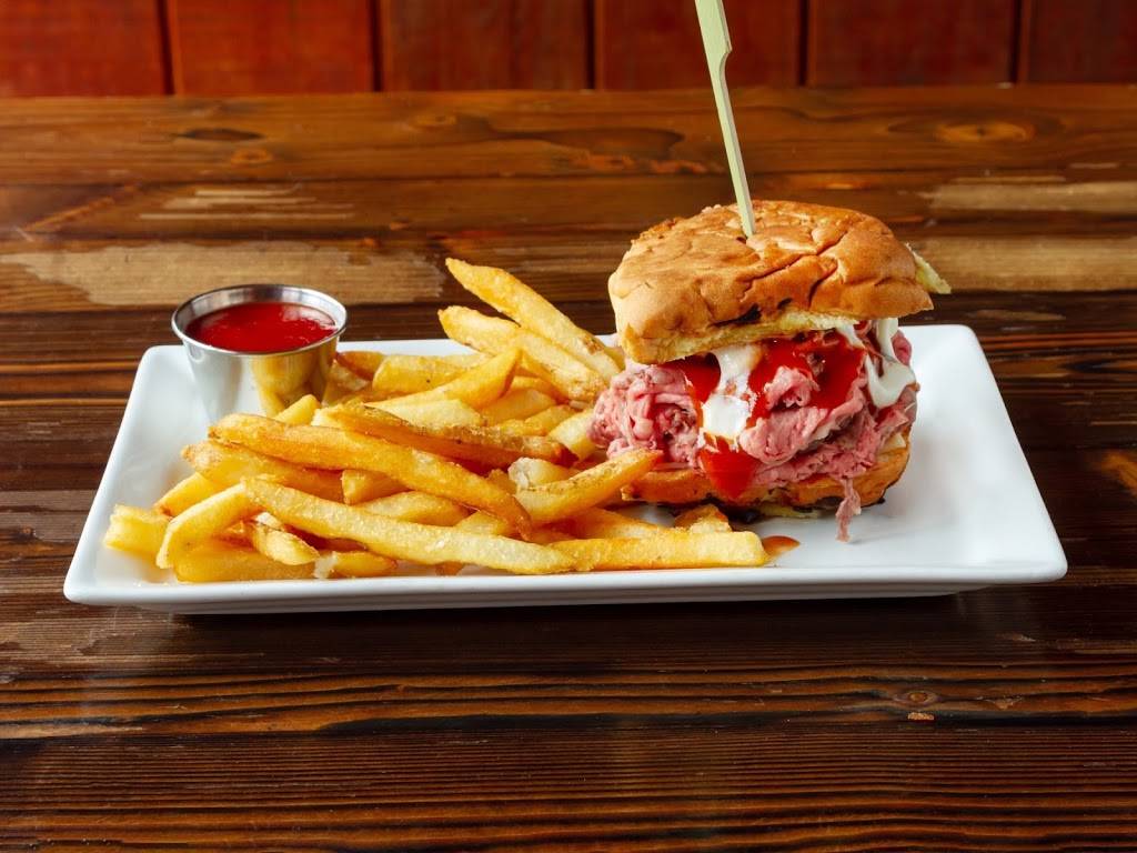 Village Tavern | restaurant | 168 Essex St, Salem, MA 01970, USA | 9787442858 OR +1 978-744-2858