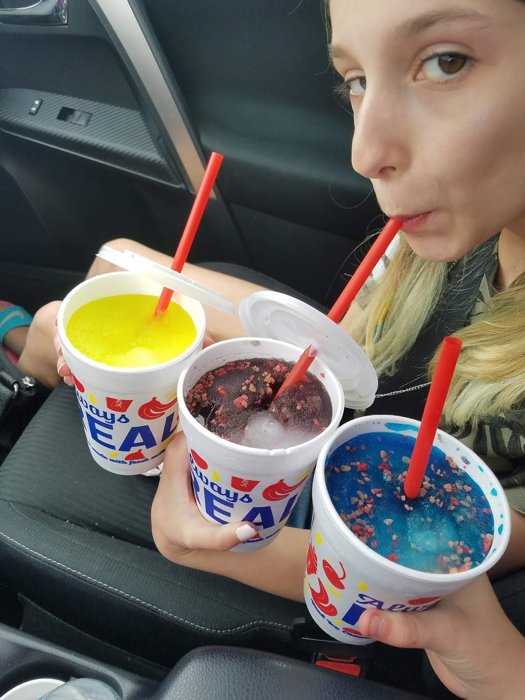 Sonic Drive-In | restaurant | 4023 W 167th St, Country Club Hills, IL 60478, USA | 7087984204 OR +1 708-798-4204