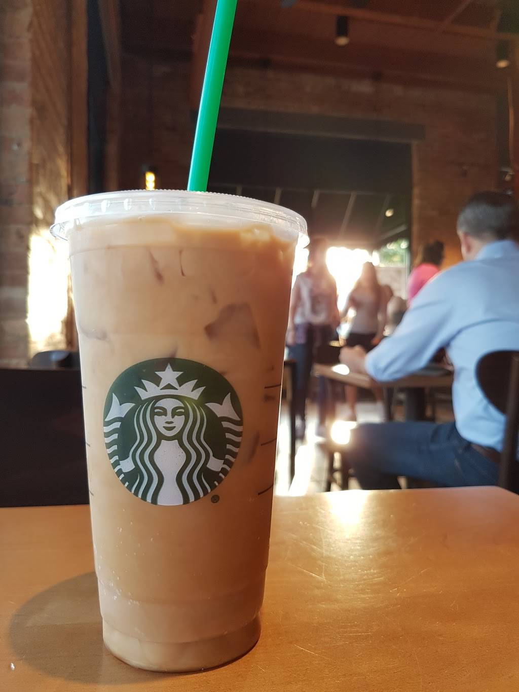 Starbucks | cafe | 566 Chestnut St Space 3-4, Winnetka, IL 60093, USA | 8474418252 OR +1 847-441-8252