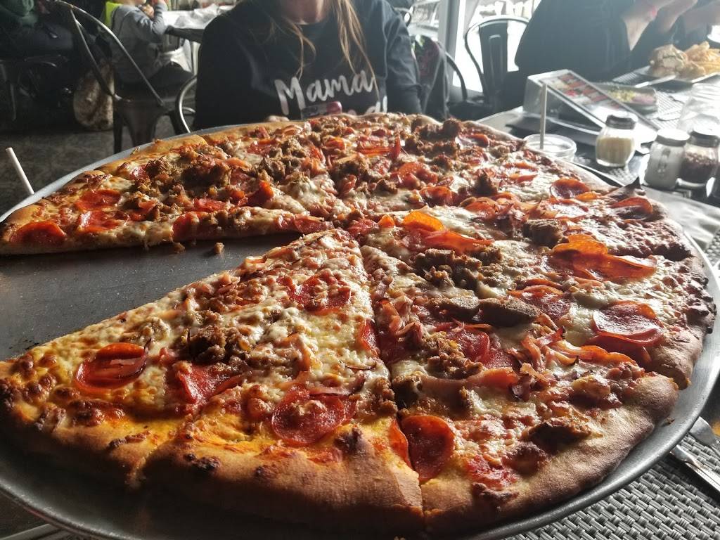 Pints & Quarts Gastropub | restaurant | 17600 Collier Ave Suite 147A, Lake Elsinore, CA 92530, USA | 9516740010 OR +1 951-674-0010