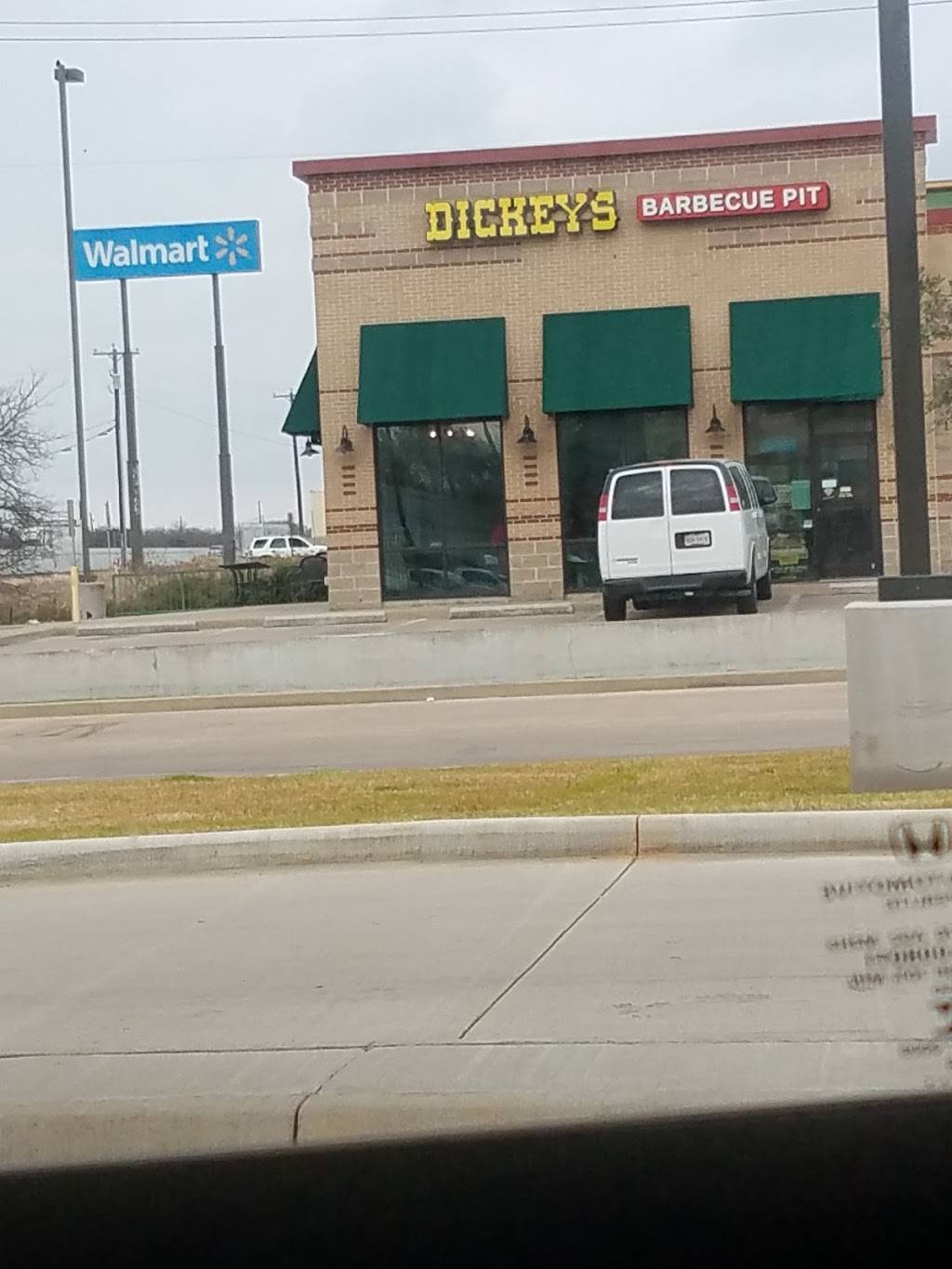 Dickeys Barbecue Pit | restaurant | 502 N Interstate 35 Rd, Red Oak, TX 75154, USA | 9725762121 OR +1 972-576-2121