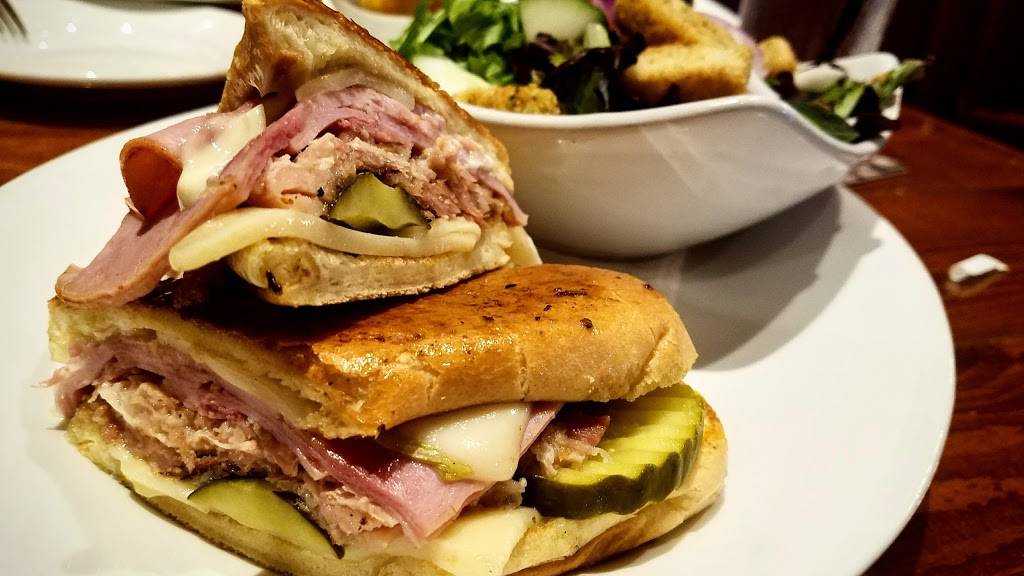 The District Tap | restaurant | 3720 E 82nd St, Indianapolis, IN 46240, USA | 3172888251 OR +1 317-288-8251