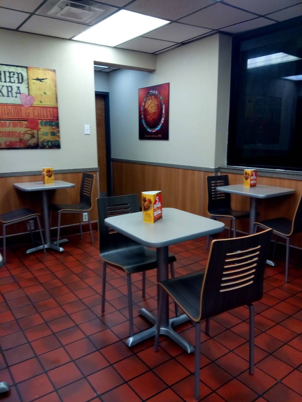 Churchs Chicken | restaurant | 201 SE 29th St, Topeka, KS 66605, USA | 7852672888 OR +1 785-267-2888