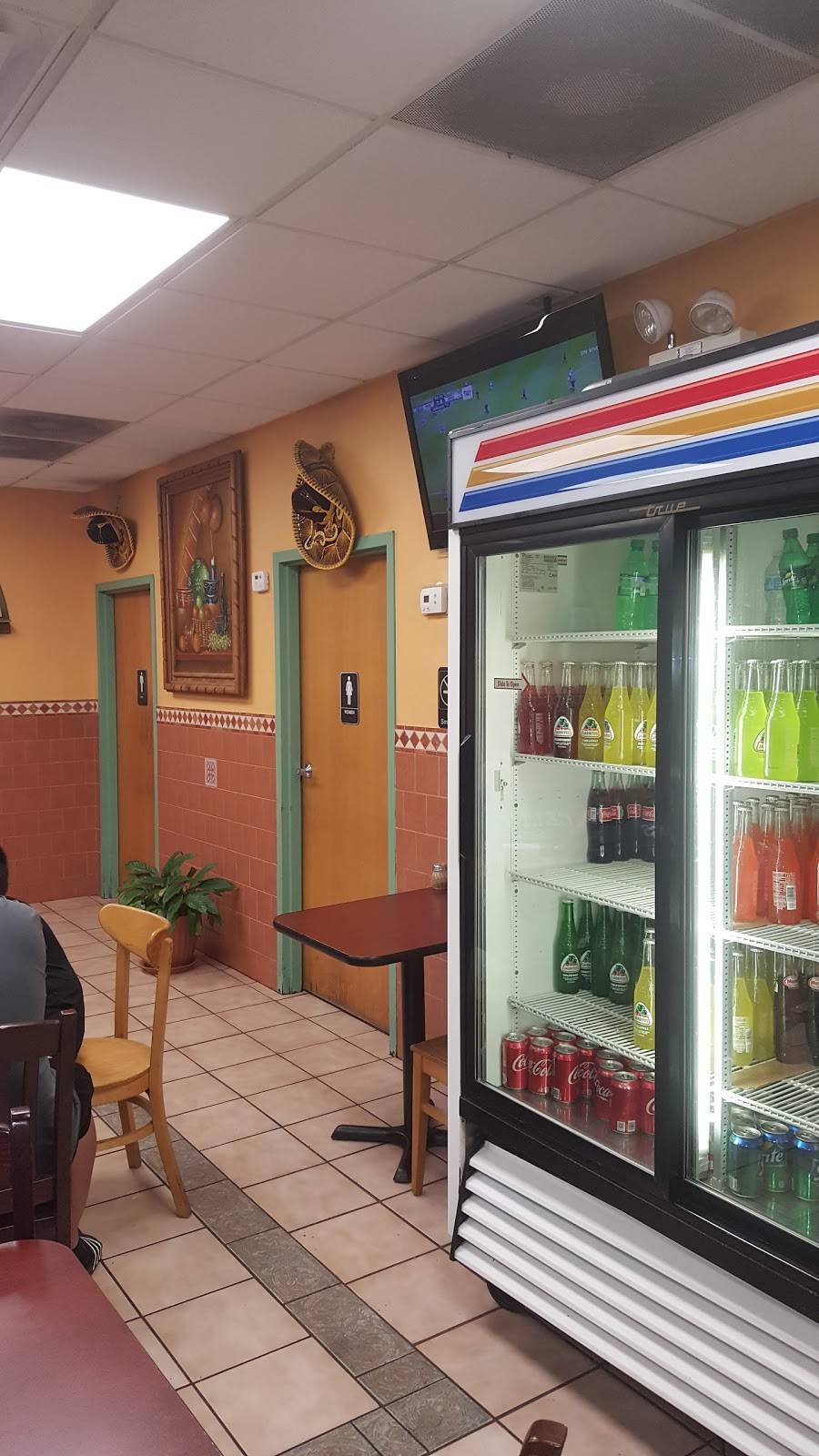 La Placita Taqueria | restaurant | 390 W Lake St, Addison, IL 60101, USA | 6305430068 OR +1 630-543-0068