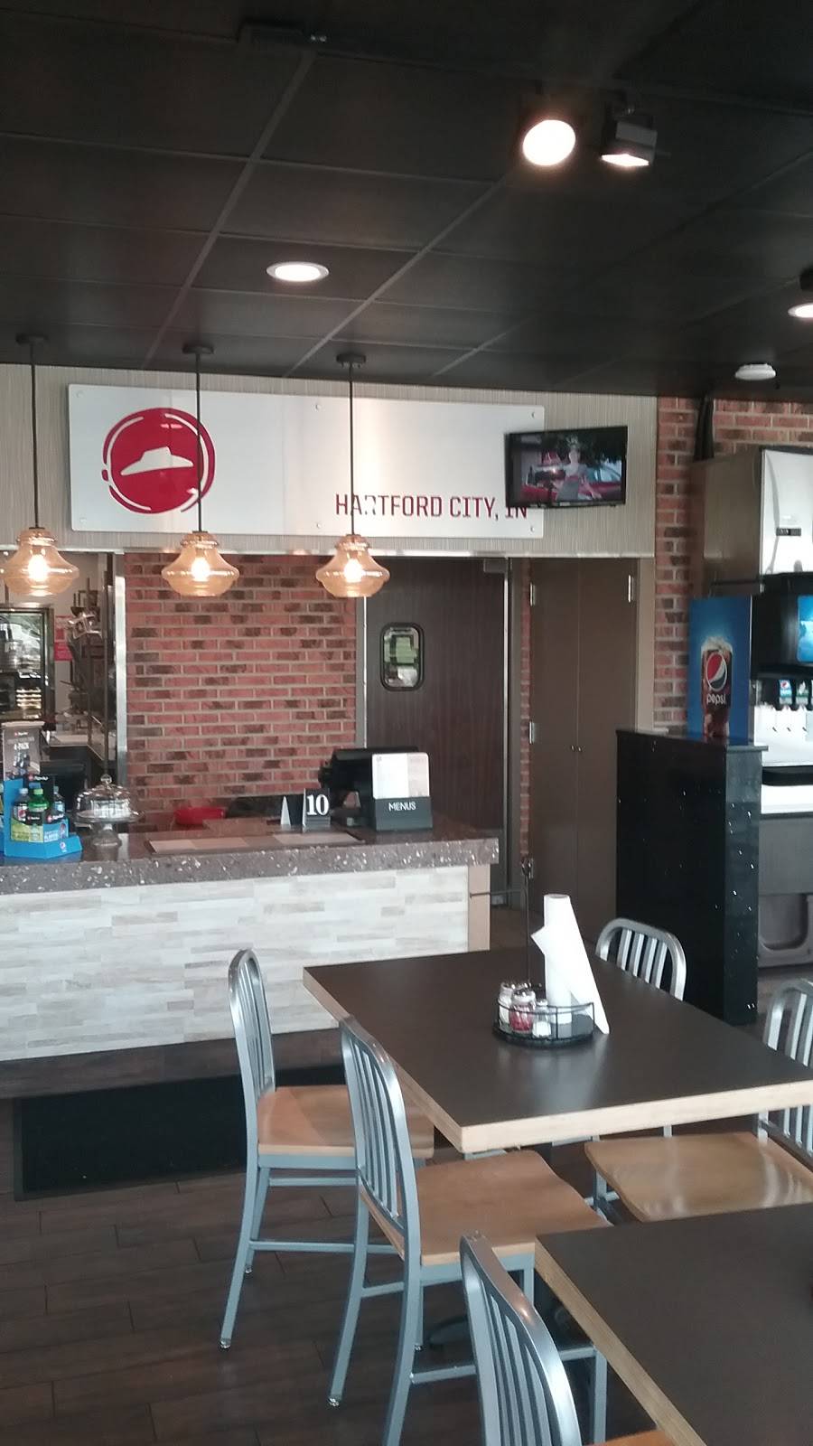 Pizza Hut | restaurant | 2000 N Walnut St, Hartford City, IN 47348, USA | 7653482000 OR +1 765-348-2000