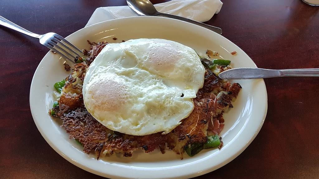 Vees Grill & Coney Island | restaurant | 10500 Chicago Dr, Zeeland, MI 49464, USA | 6167419013 OR +1 616-741-9013