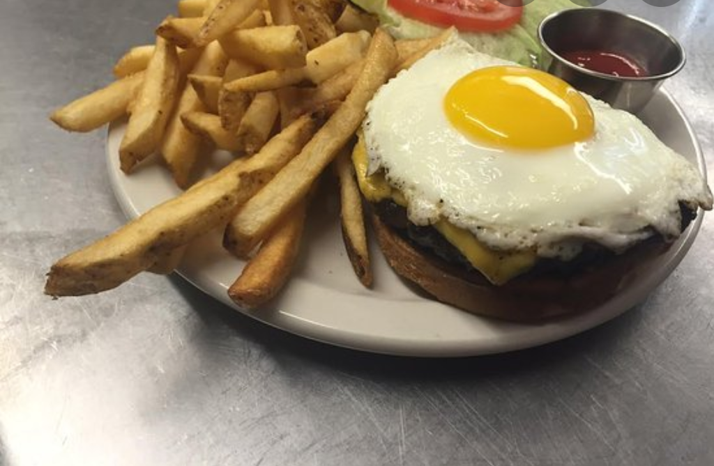 Gavins Downtown | restaurant | 117 N Main St, Harrisburg, AR 72432, USA | 8705780385 OR +1 870-578-0385